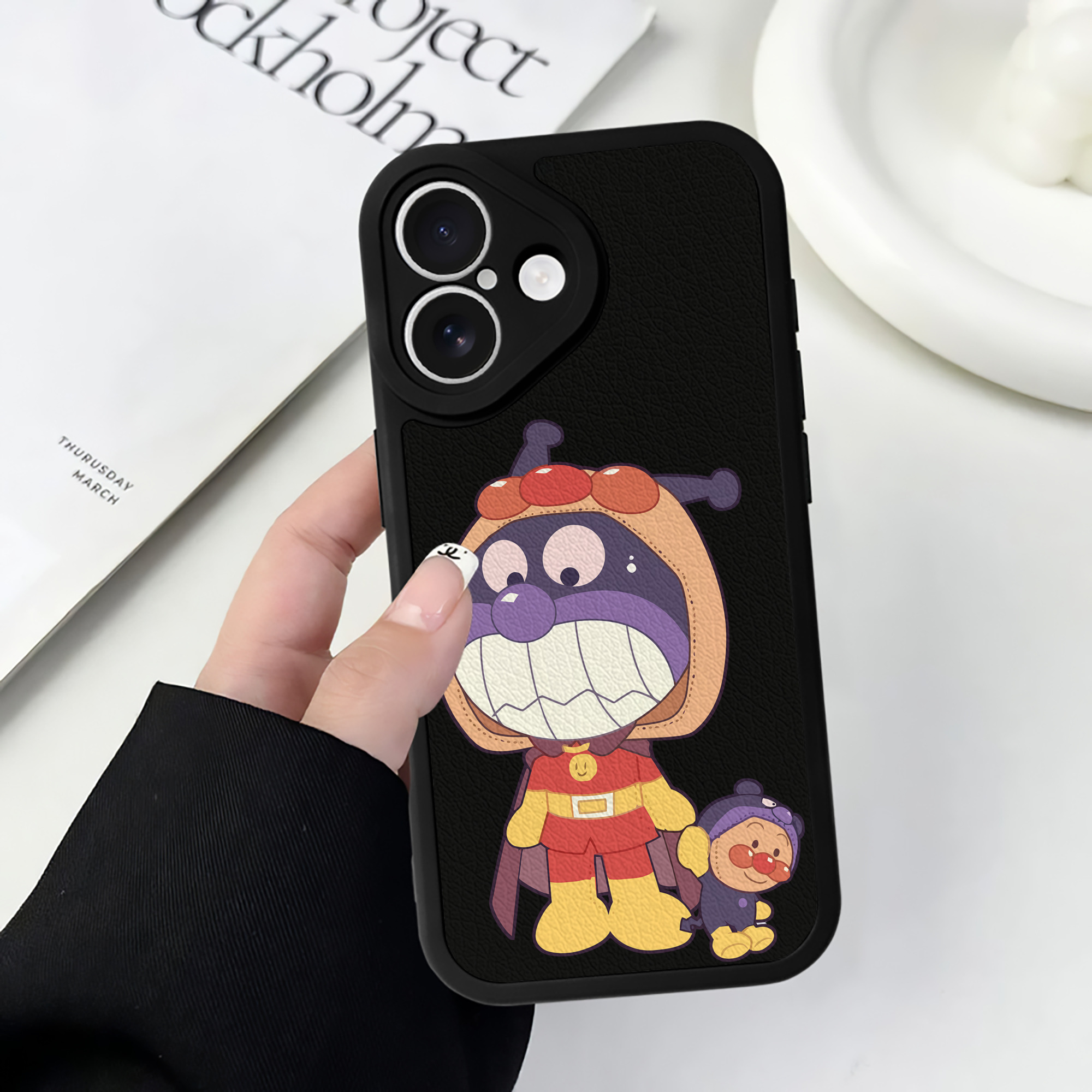 （画像用） アンパンマン Anpanman 【iPhone 16シリーズ対応】シリコンスマホケース（レザー調） 材質：シリコン